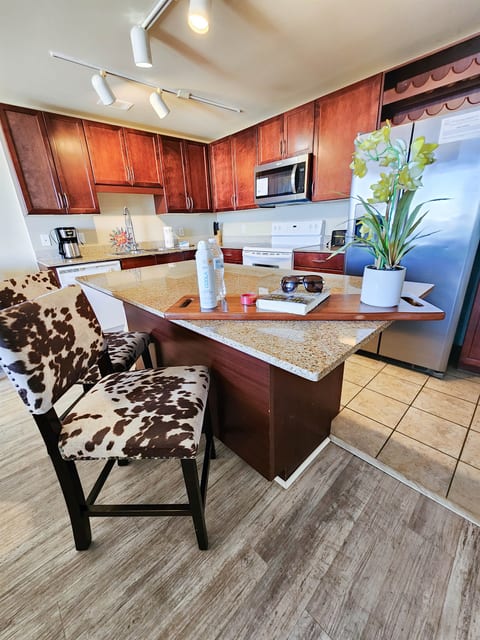 Laketown Wharf 1036