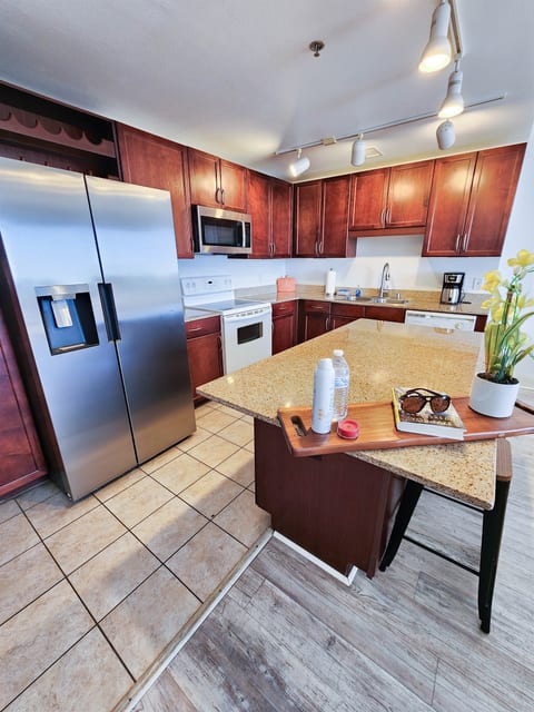 Laketown Wharf 1035