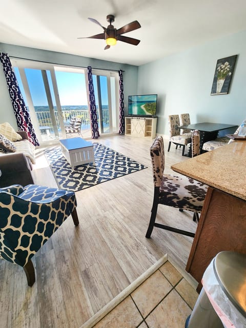 Laketown Wharf 1135
