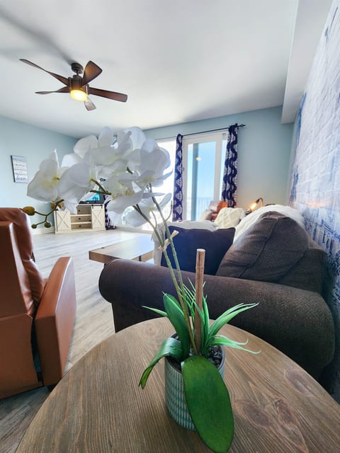 Laketown Wharf 1136