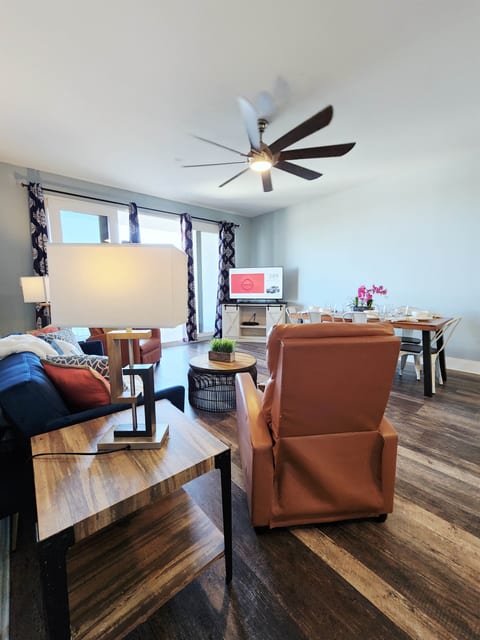 Laketown Wharf 1530