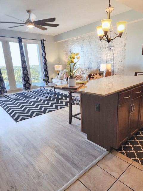 Laketown Wharf 1436