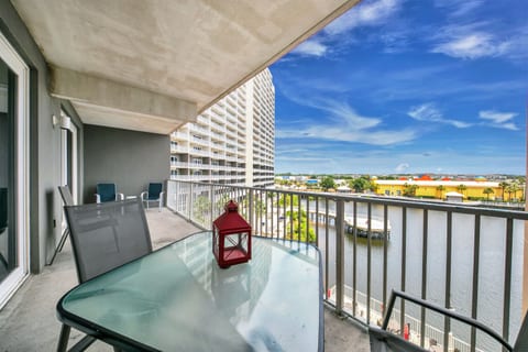 Laketown Wharf 324