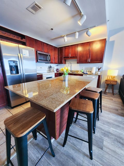 Laketown Wharf 233