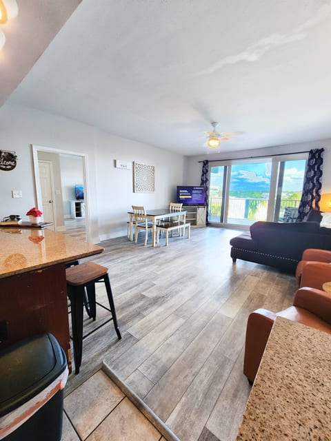 Laketown Wharf 334