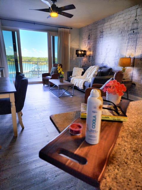 Laketown Wharf 429