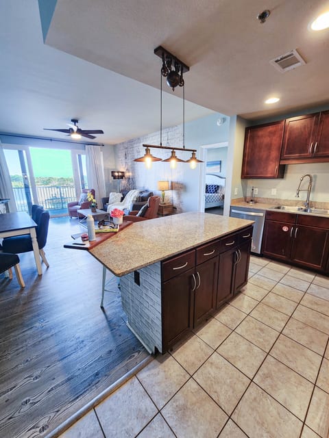 Laketown Wharf 429