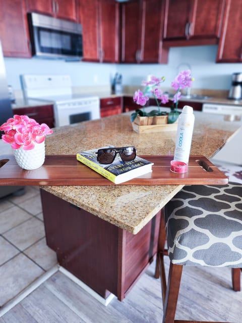 Laketown Wharf 535