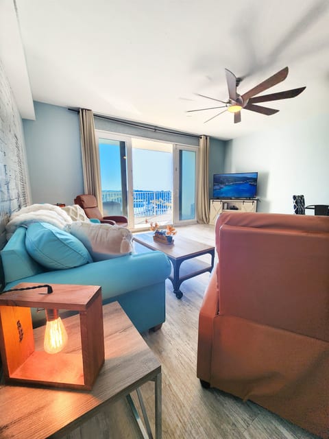 Laketown Wharf 535