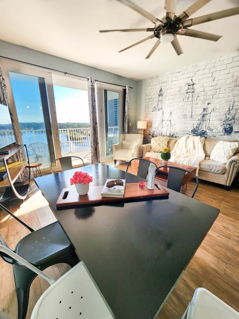 Laketown Wharf 631