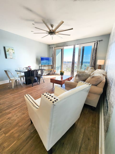 Laketown Wharf 631