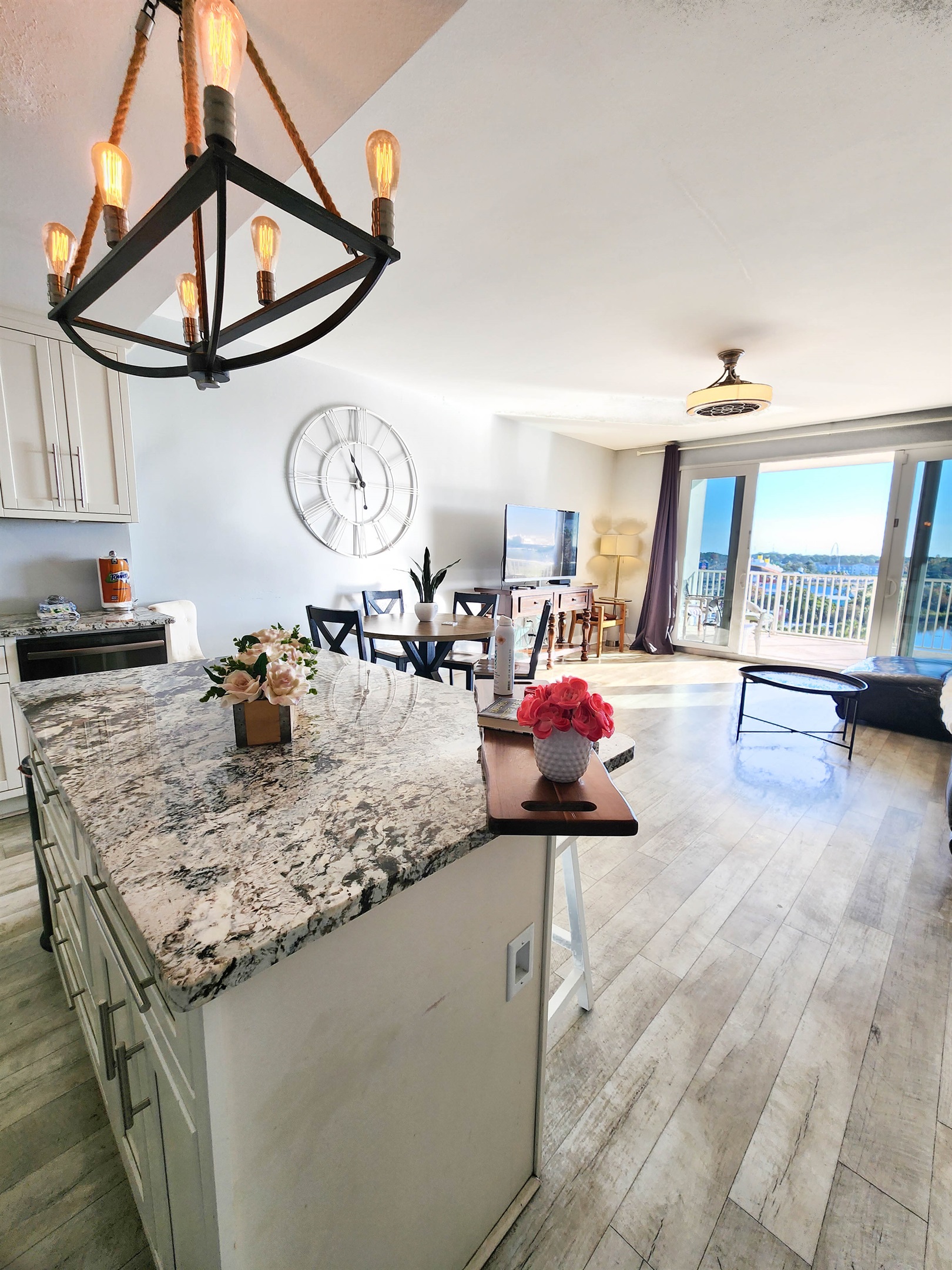 Laketown Wharf 633