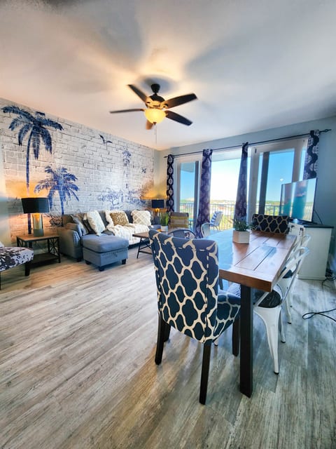 Laketown Wharf 728