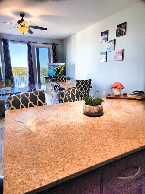 Laketown Wharf 728