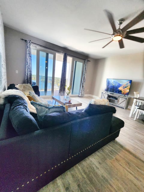 Laketown Wharf 734