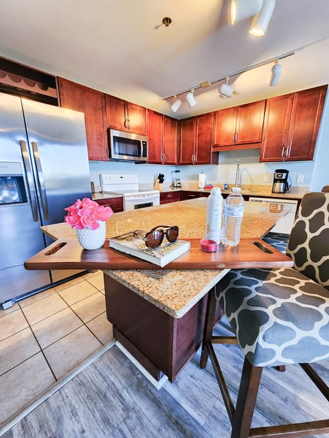 Laketown Wharf 735