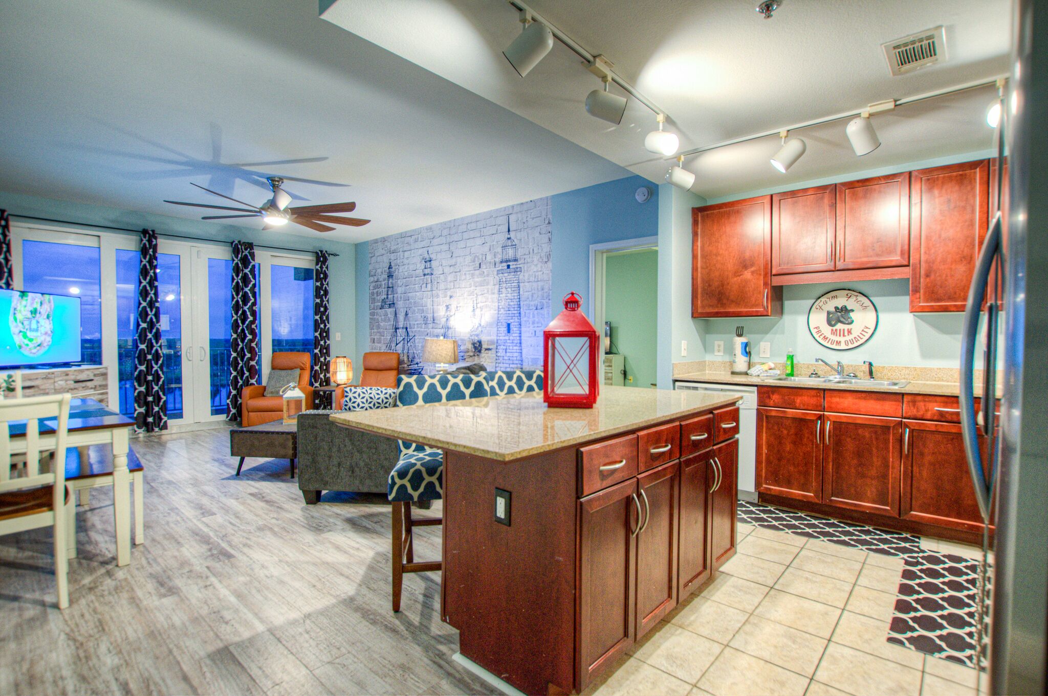 Laketown Wharf 831