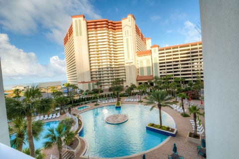 Laketown Wharf 929