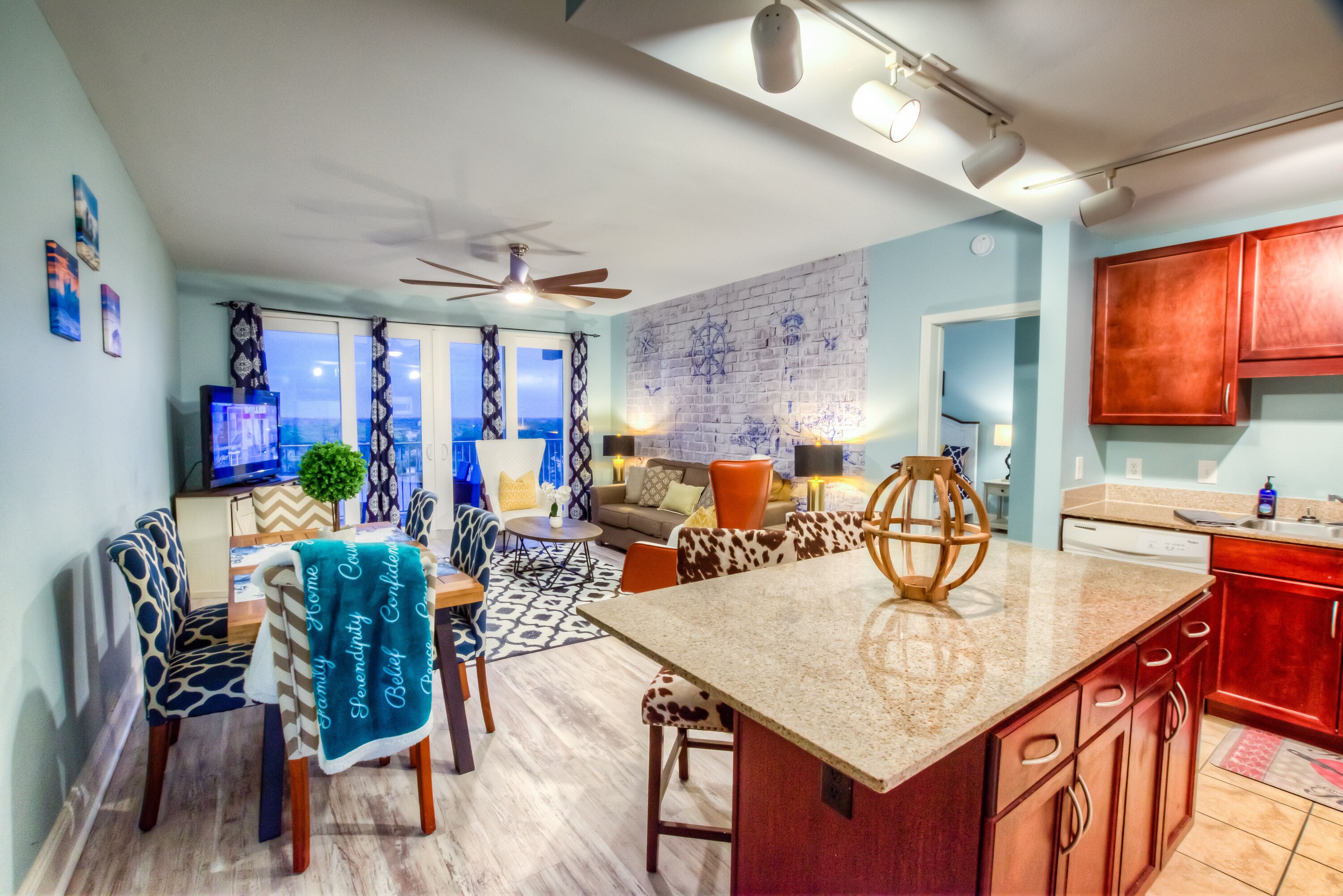 Laketown Wharf 929