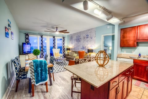 Laketown Wharf 929