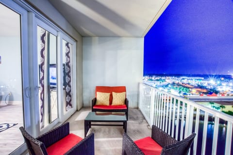 Laketown Wharf 929