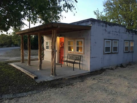 Bunker Haus Love Nest