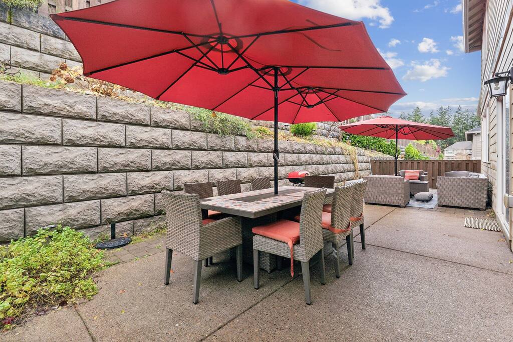 Spacious nice 5 bedroom house - Beaverton