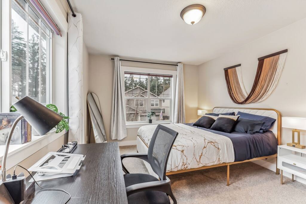 Spacious nice 5 bedroom house - Beaverton