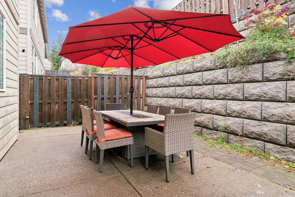 Spacious nice 5 bedroom house - Beaverton