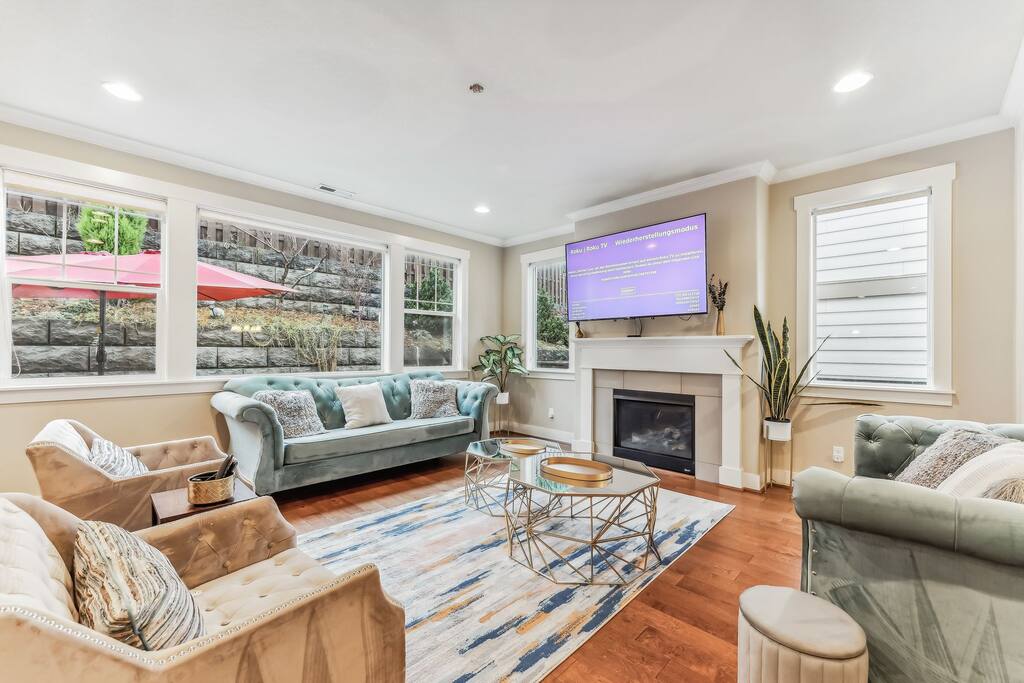 Spacious nice 5 bedroom house - Beaverton