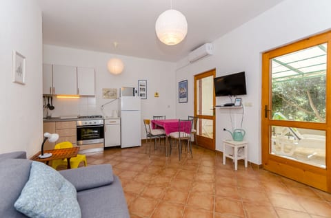 Apartments Josip - Unit 371531-13