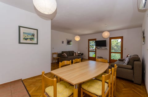 Apartments Josip - Unit 371533-13