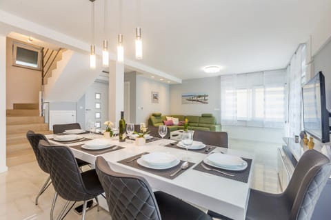 Villa Nika - Unit 376309-13