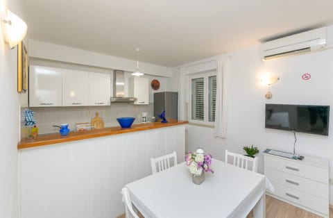Apartments Pero - Unit 372512-13