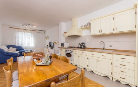 Apartment Blazenka - Unit 372799-13