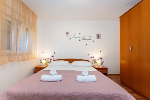 Apartments Nadica - Unit 373432-13