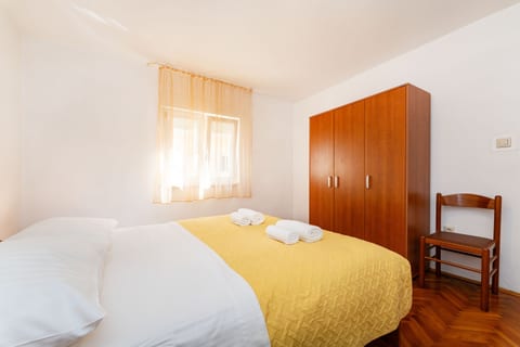 Apartments Nadica - Unit 373432-13