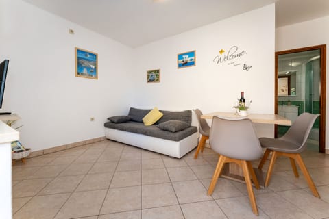 Apartments Nadica - Unit 373434-13