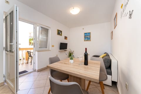 Apartments Nadica - Unit 373434-13