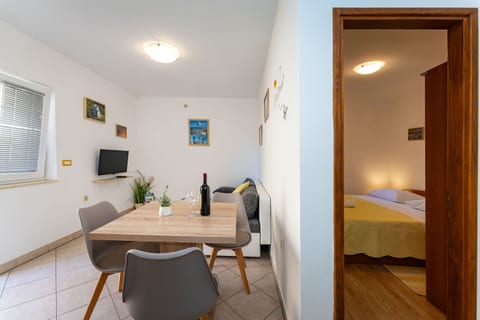 Apartments Nadica - Unit 373434-13