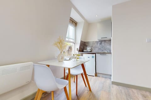 Netflix-13min to Battersea Park-Smart TV-WiFi-W/D