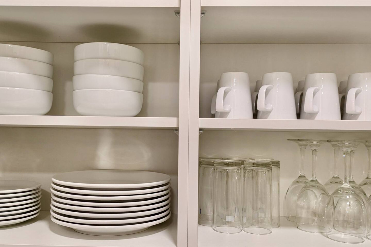 Take advantage of the communal kitchen, fully stocked with a microwave, air fryer, coffee maker, and everything you need—from cutlery to wine glasses. Perfect for enjoying homemade meals or quick snacks any time. Take advantage of the communal kitchen, fully stocked with a microwave, air fryer, coffee maker, and everything you need—from cutlery to wine glasses. Perfect for enjoying homemade meals or quick snacks any time. - Tranquil & Friendly: Studio Living Near Battersea