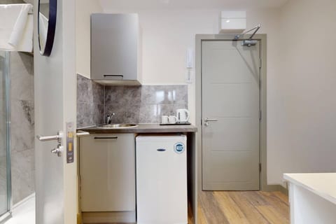 Fast Wifi|Self Check-In|9min to Train|Smart TV|W/D