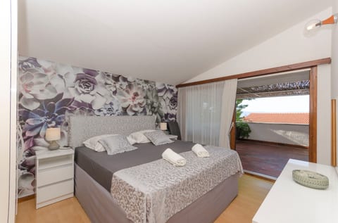 Apartments Jadro - Unit 372490-13