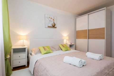 Apartment Dragica 1 - Unit 373349-13