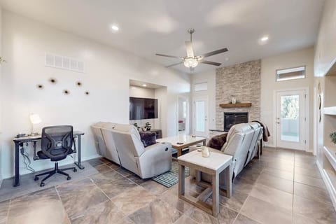 Luxury Home with Casita, Near Balloon Fiesta Park