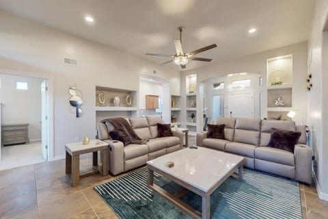 Luxury Home with Casita, Near Balloon Fiesta Park