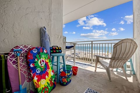 Direct Oceanfront, Elevator, 2Bed/2Ba w/ King Bed