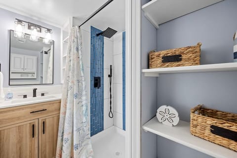Direct Oceanfront, Elevator, 2Bed/2Ba w/ King Bed