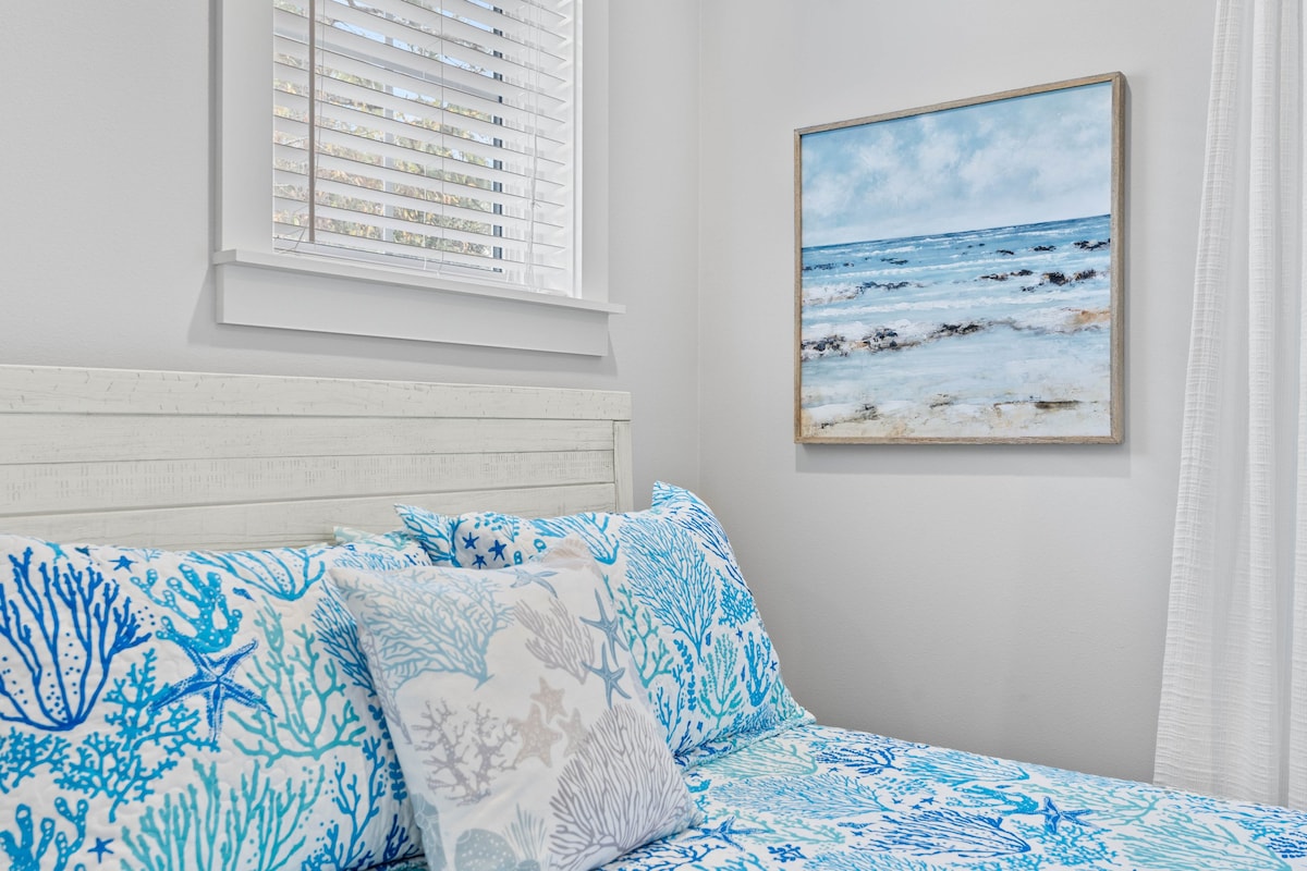 Ravens Hollow - Miramar Beach